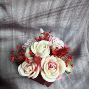 Aranjament Floral "Tandrețe Aprinsă"