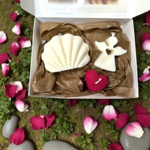 Set Cadou cu Lumânări Parfumate din Ceară de Soia – Eleganță, Emoție, Naturalețe